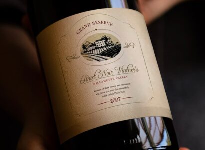 custom wine label on wine bottle