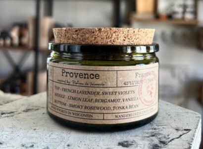 glass jar candle with custom kraft label