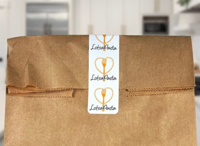 food to-go paper bag with white gloss label seal