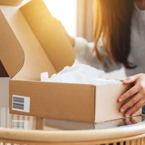 Avoiding Label Peeling: Summer Shipping Do’s and Don’ts